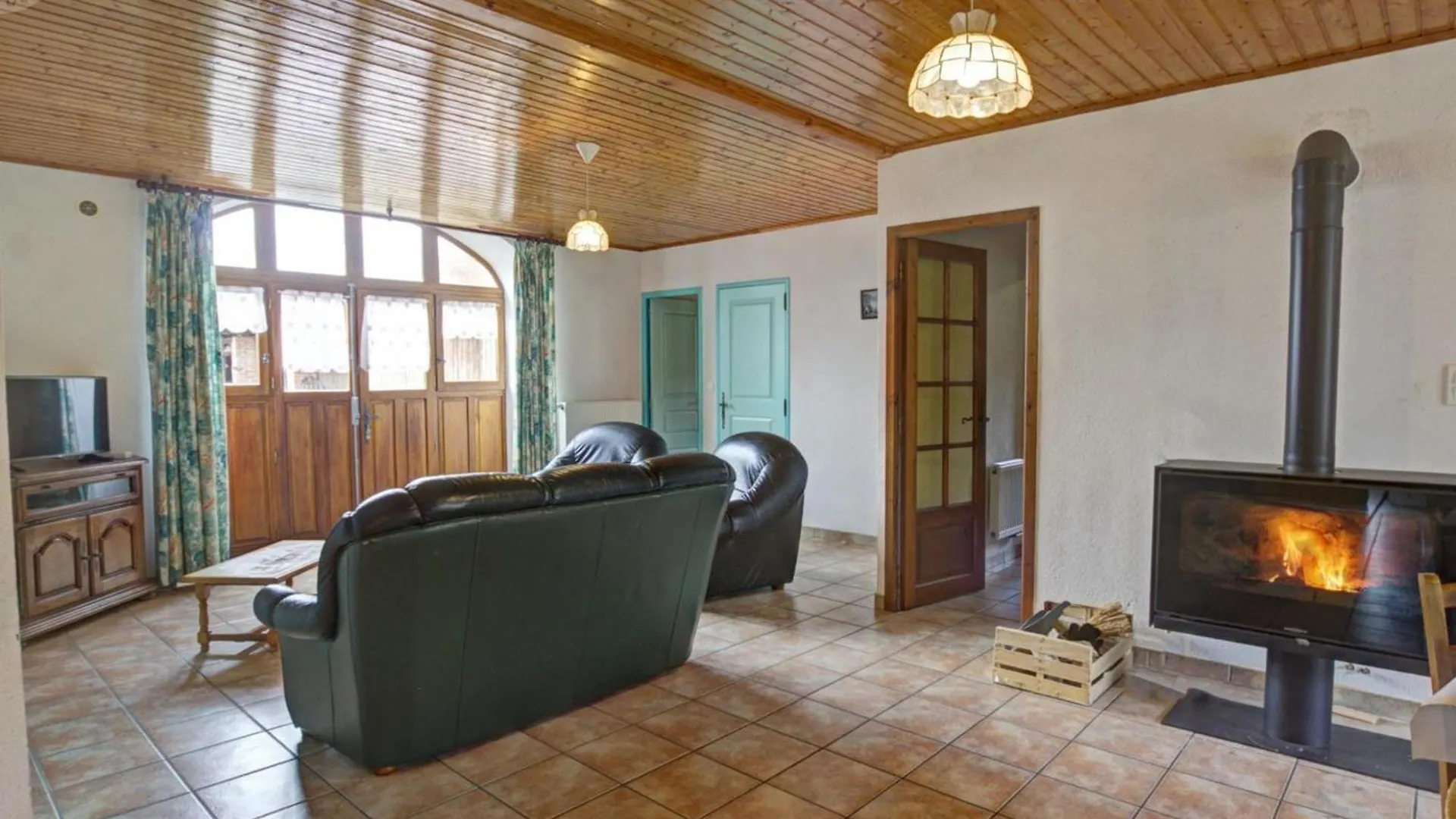 Gite Spacieux Avec Jardin Et Cheminee A Gumieres - Fr-1-496-148